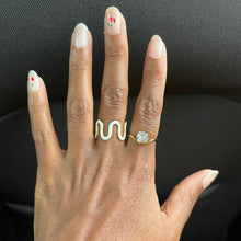 Load image into Gallery viewer, Solitaire Ring