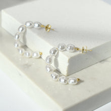 Load image into Gallery viewer, Kimmy Pearl Hoops