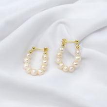 Load image into Gallery viewer, Maddie Pearl Hoops