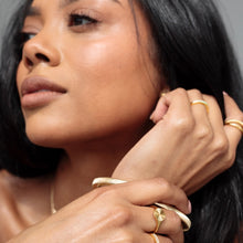 Load image into Gallery viewer, Radial Signet Ring