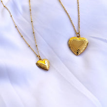 Load image into Gallery viewer, Large Heart Locket