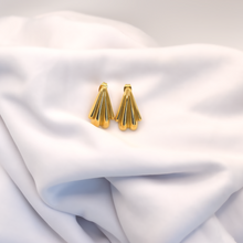 Load image into Gallery viewer, Belle Earrings