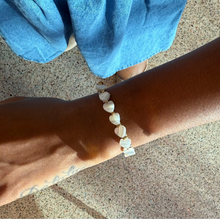 Load image into Gallery viewer, Shelly Heart Bracelet
